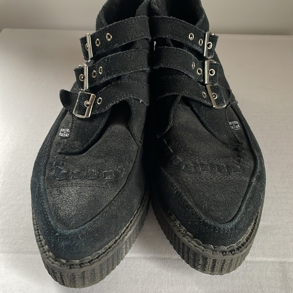 T.U.K. pointed black leather creeper booties size 8 - Picture 2 of 5